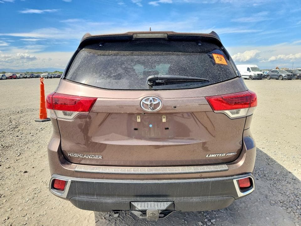 2017 TOYOTA HIGHLANDER LIMITED 6
