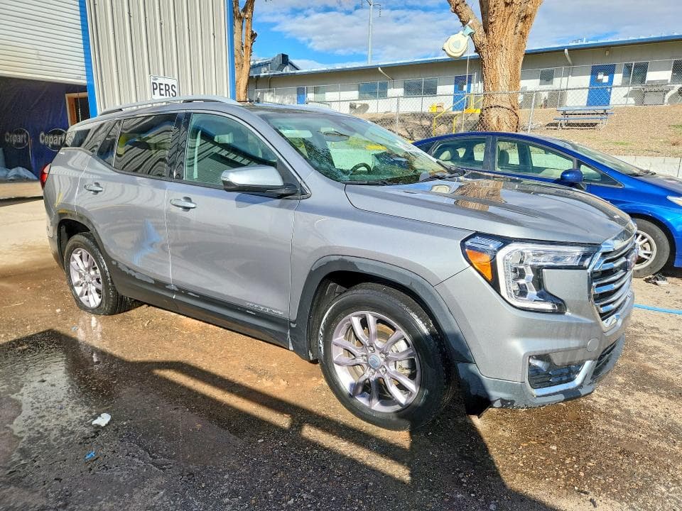 2023 GMC TERRAIN SLT 4
