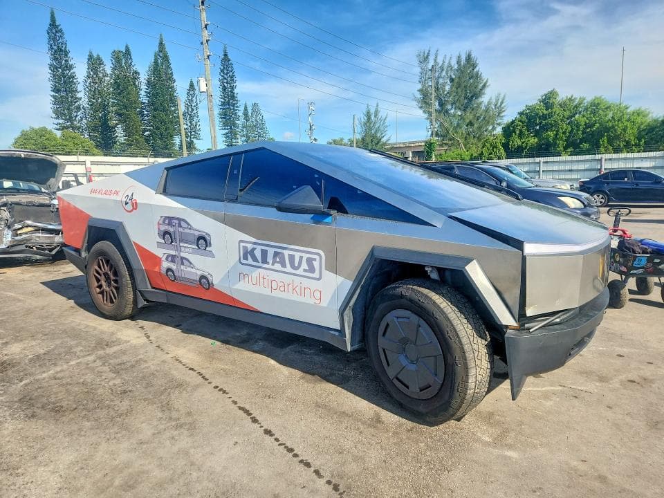 2025 TESLA CYBERTRUCK BEAST 4