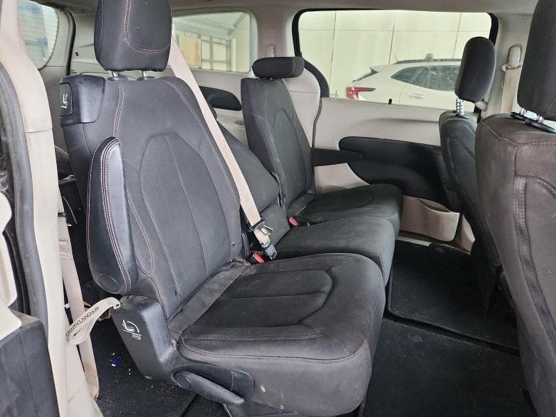 2019 CHRYSLER PACIFICA TOURING PLUS 11