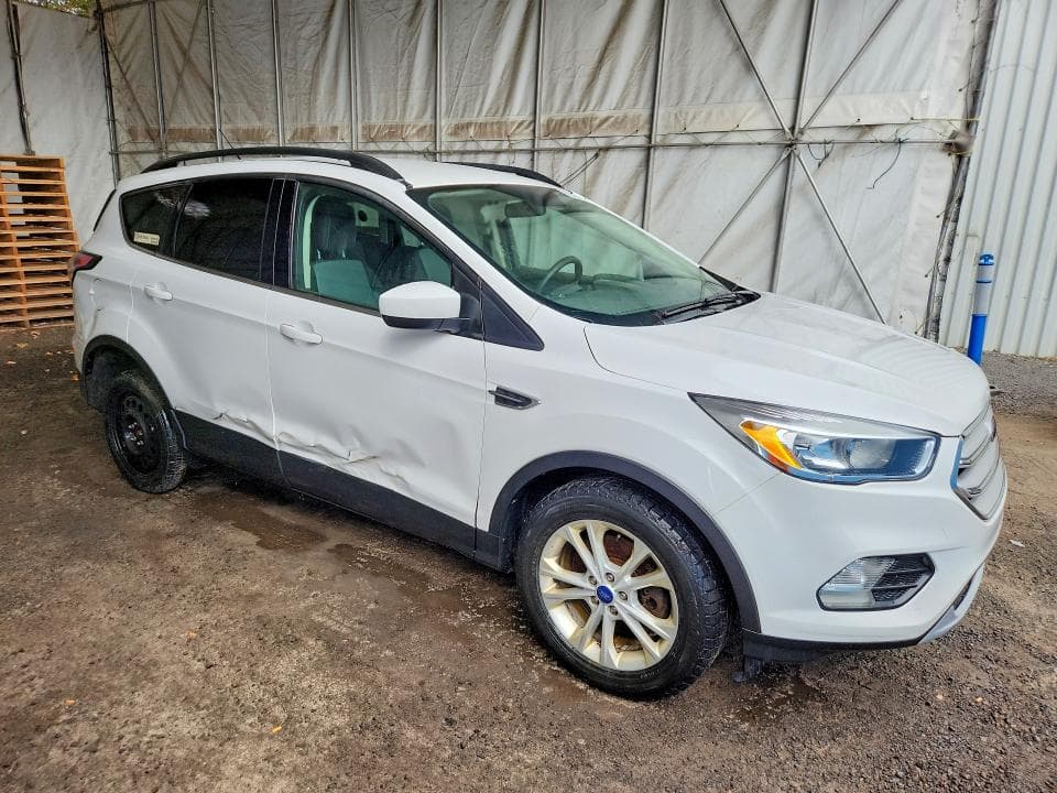 2018 FORD ESCAPE SE 4