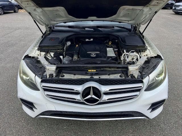2019 MERCEDES-BENZ GLC 300 4MATIC 8