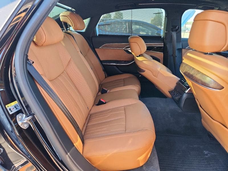 2025 AUDI A8 L 10