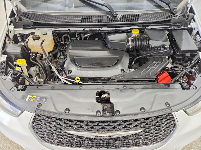 2021 CHRYSLER PACIFICA LIMITED 12