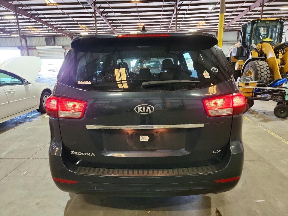 2017 KIA SEDONA LX 6