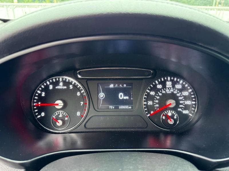 2017 KIA SORENTO LX 10