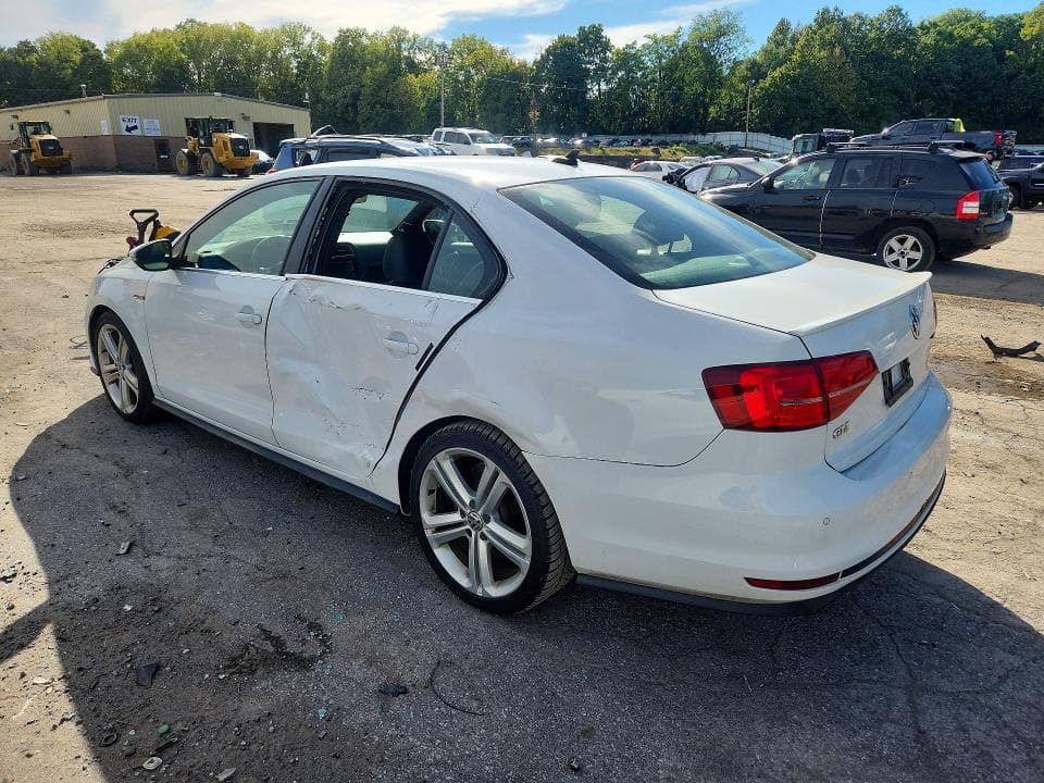 2017 VOLKSWAGEN JETTA GLI 2