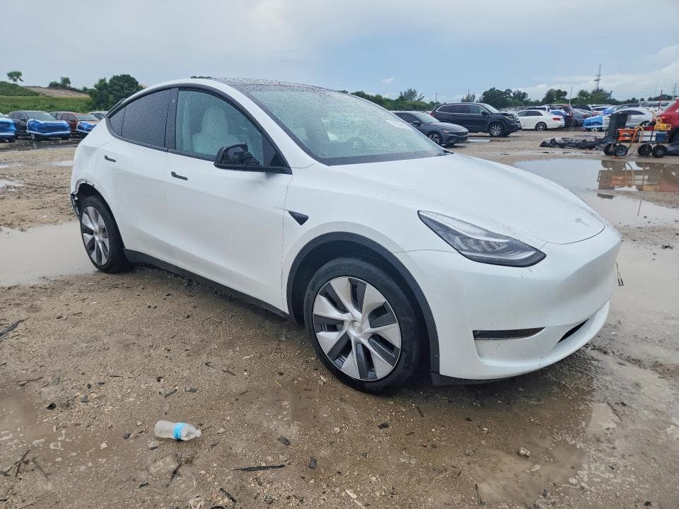 2023 TESLA MODEL Y 4
