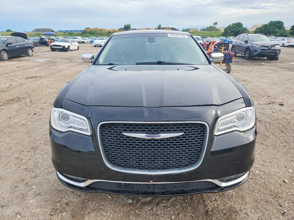 2019 CHRYSLER 300 LIMITED 5
