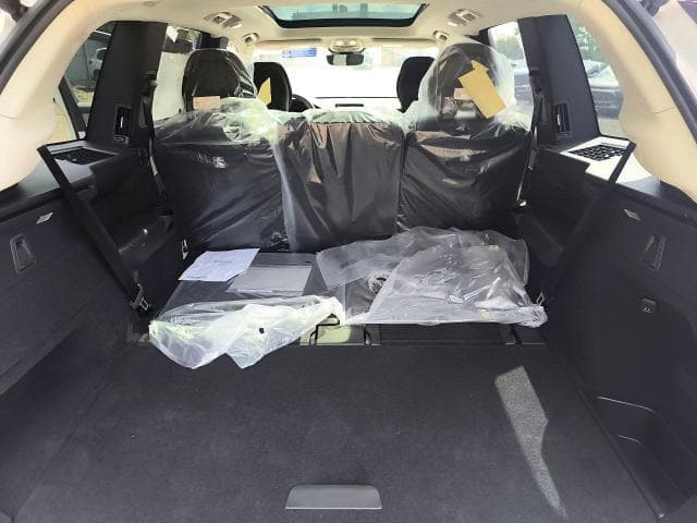 2026 VOLVO XC90 PLUS 11
