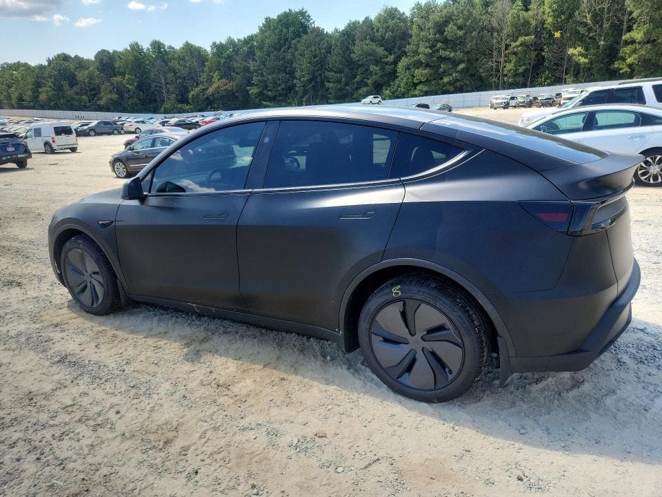 2026 TESLA MODEL Y 2