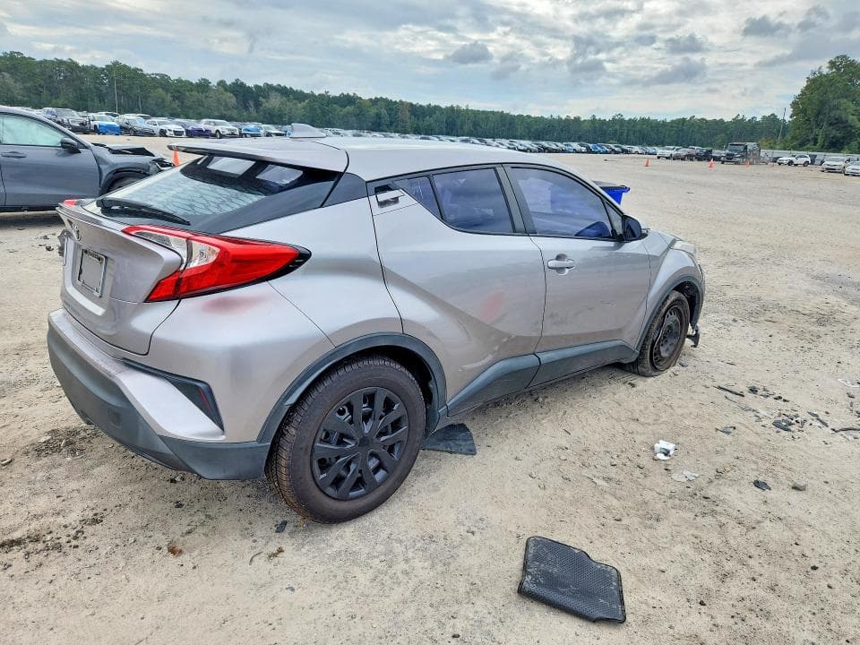 2019 TOYOTA C-HR LE 3
