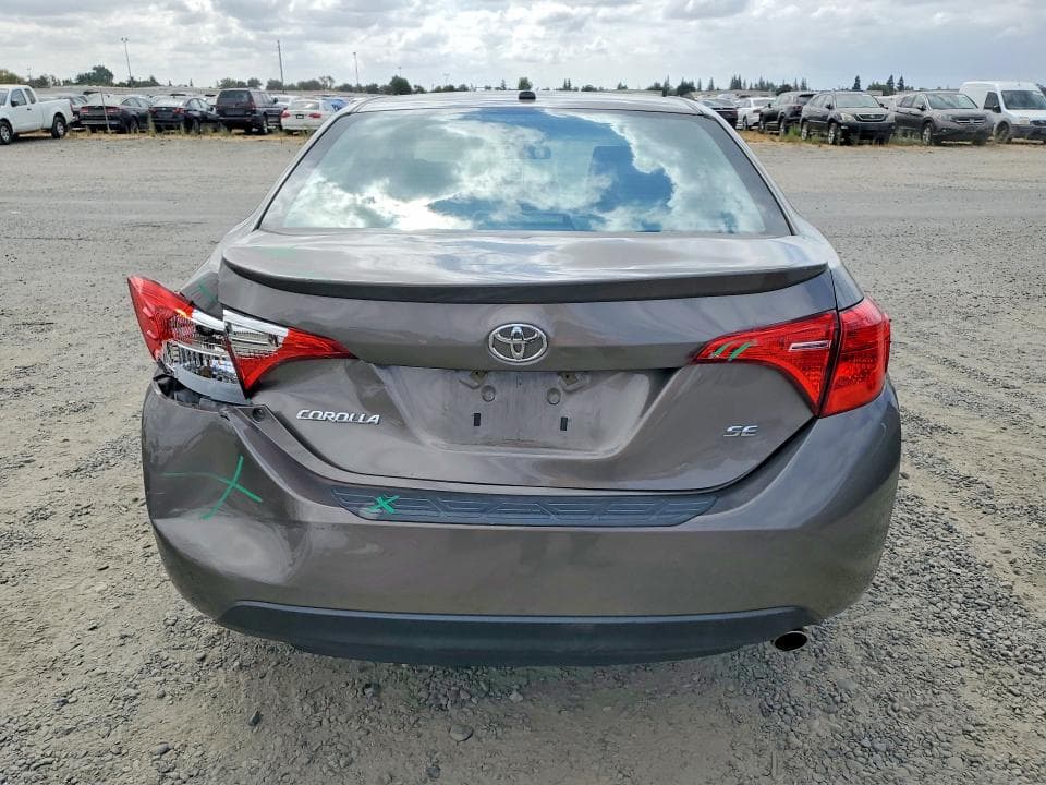 2017 TOYOTA COROLLA SE 6