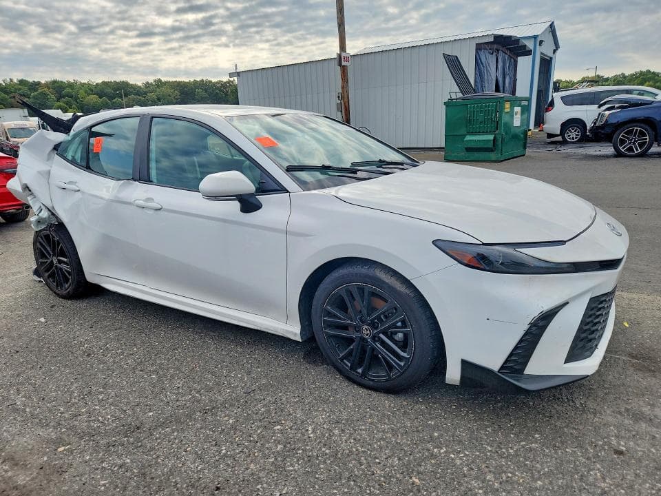 2025 TOYOTA CAMRY SE 4
