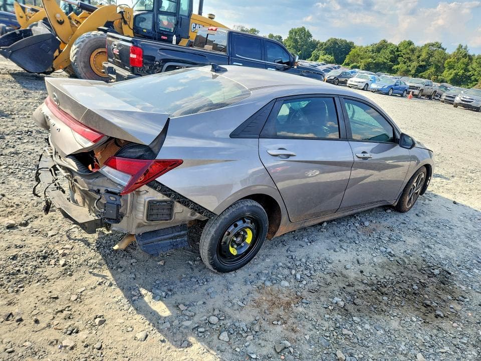 2023 HYUNDAI ELANTRA SEL 3