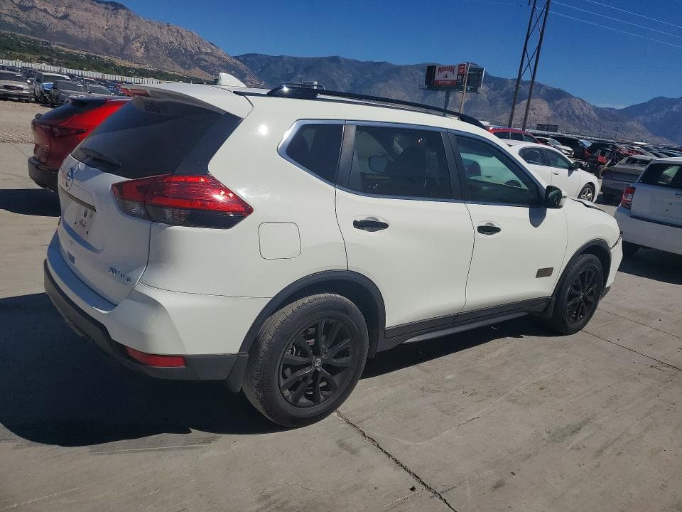 2017 NISSAN ROGUE SV 3