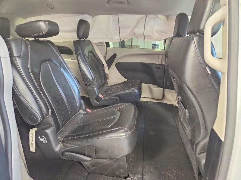 2022 CHRYSLER PACIFICA TOURING L 11