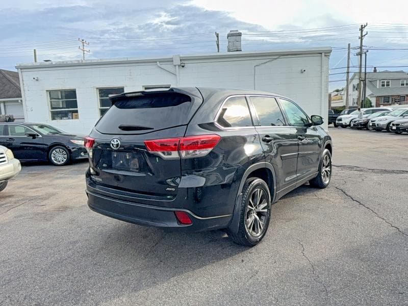 2018 TOYOTA HIGHLANDER LE 4