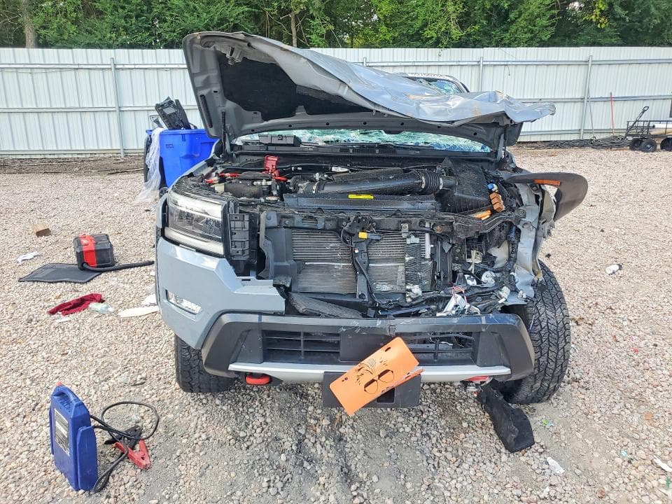 2024 NISSAN FRONTIER PRO-4X 5