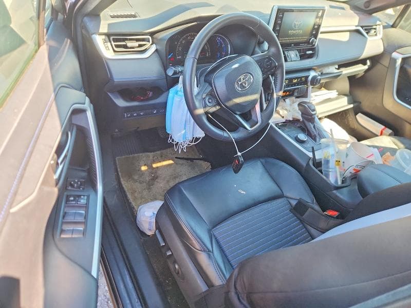 2020 TOYOTA RAV4 XSE 8