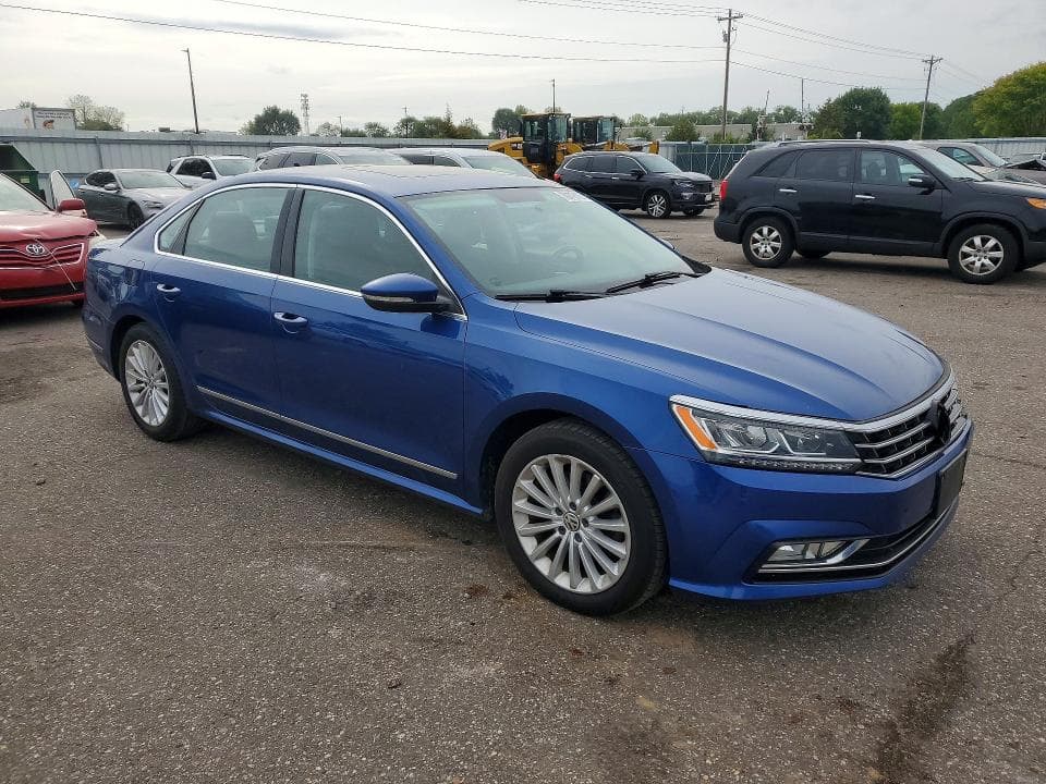 2017 VOLKSWAGEN PASSAT SE 4