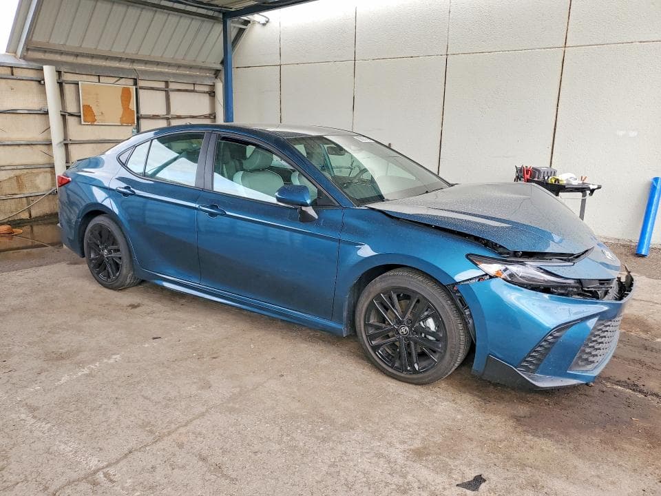 2025 TOYOTA CAMRY SE 4