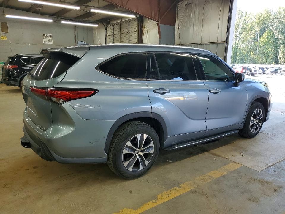 2020 TOYOTA HIGHLANDER XLE 3