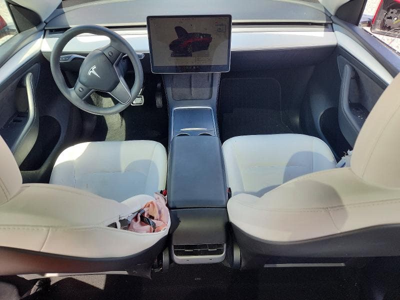 2024 TESLA MODEL Y 8