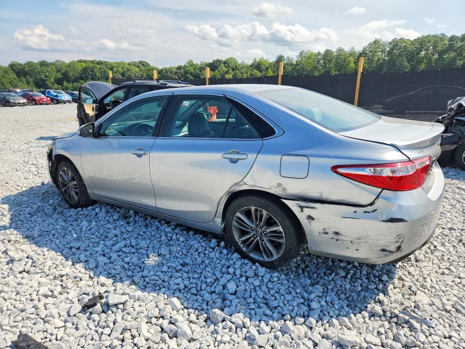 2017 TOYOTA CAMRY SE 2