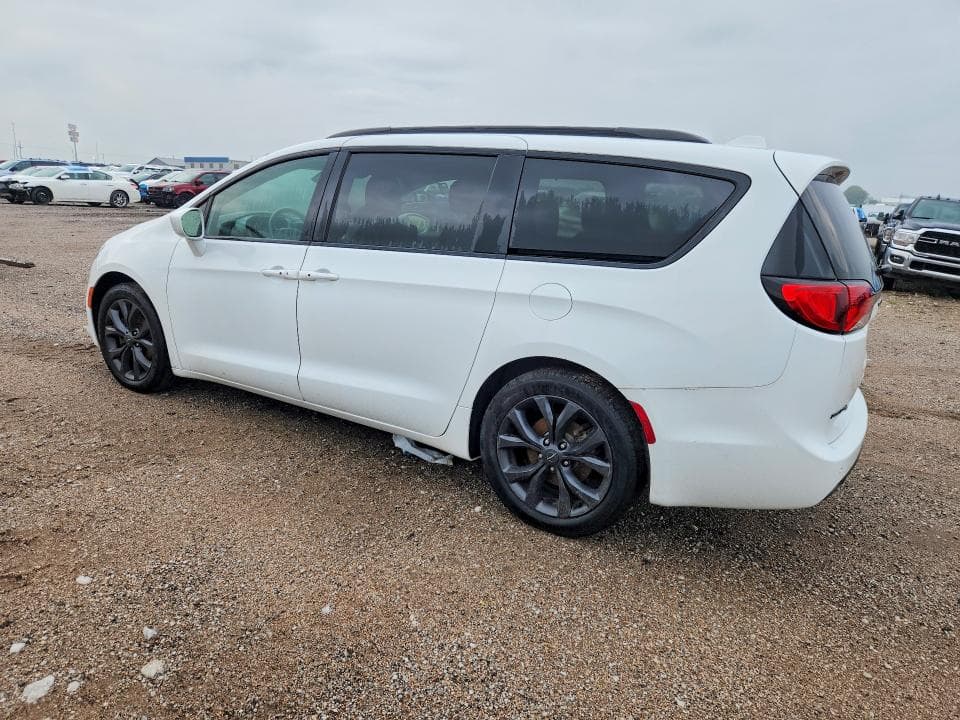 2020 CHRYSLER PACIFICA TOURING 2