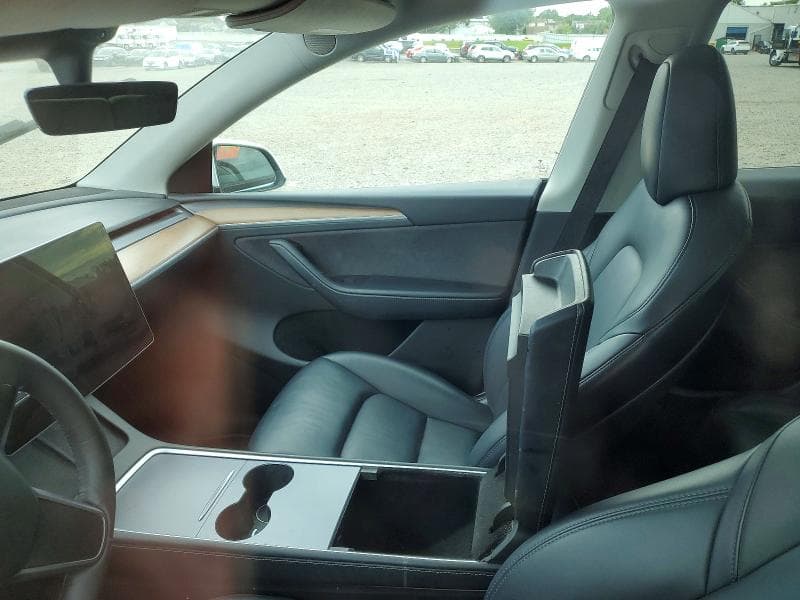 2023 TESLA MODEL Y 8