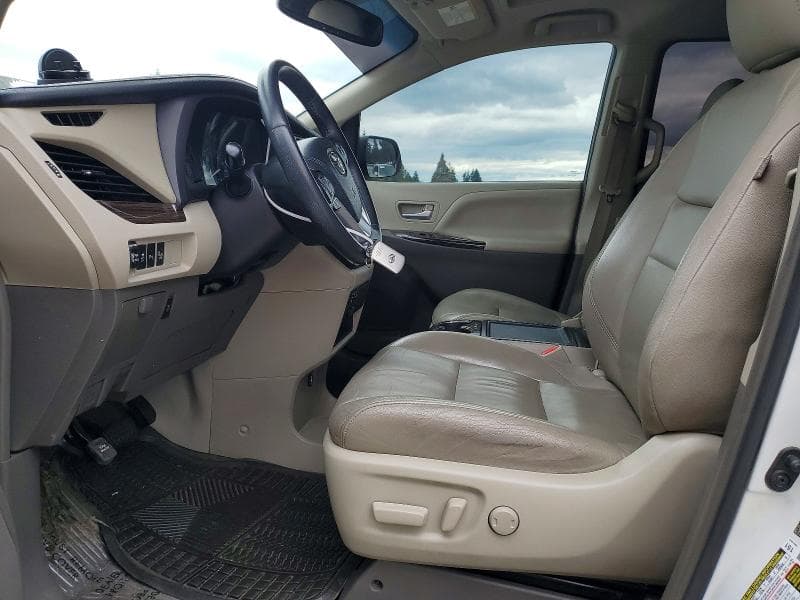 2017 TOYOTA SIENNA XLE 7-PASSENGER 7