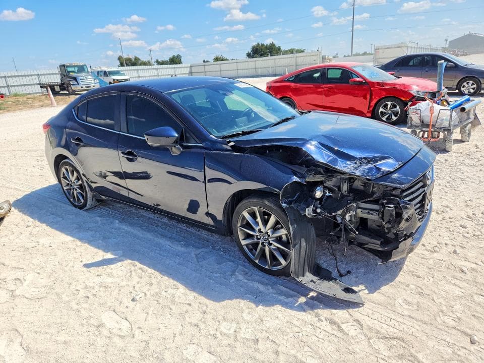 2018 MAZDA 3 TOURING 4