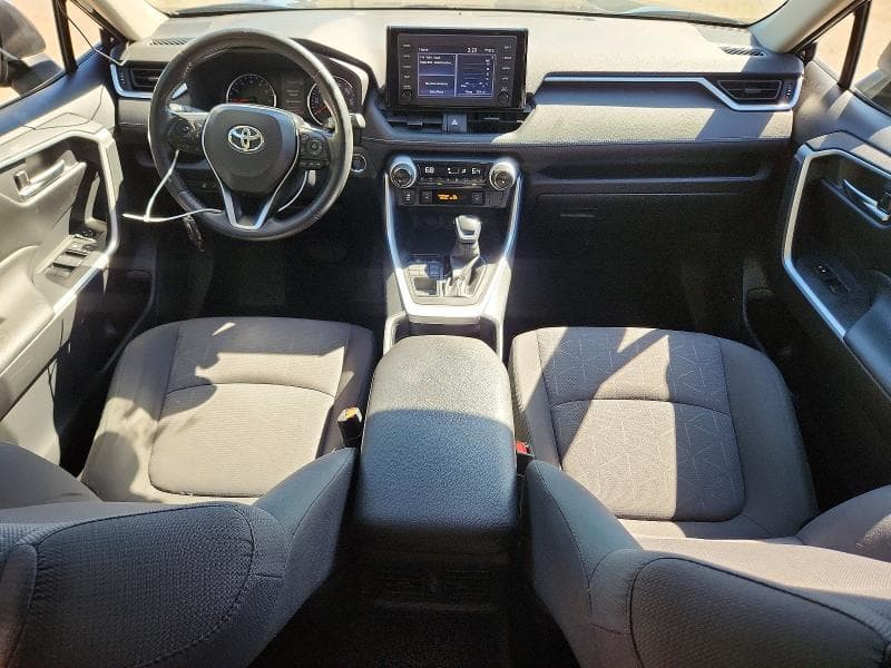 2019 TOYOTA RAV4 XLE 8