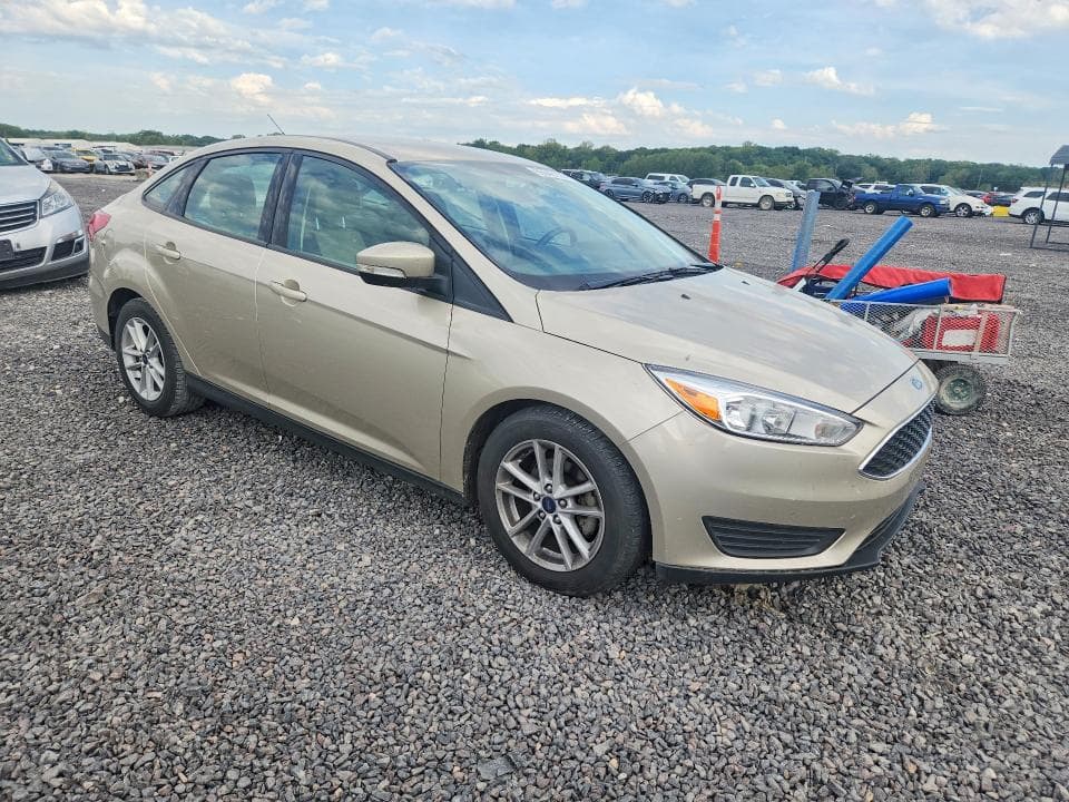 2017 FORD FOCUS SE 4