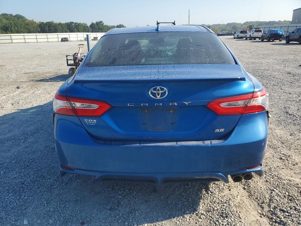 2020 TOYOTA CAMRY SE 6