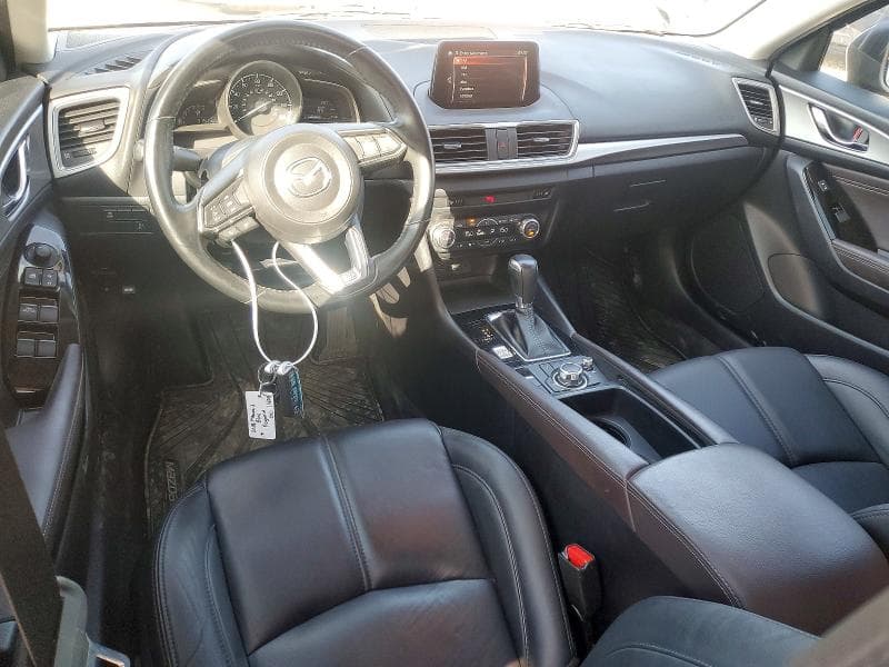 2018 MAZDA 3 TOURING 8