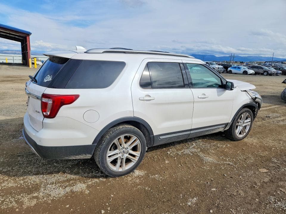 2017 FORD EXPLORER XLT 3