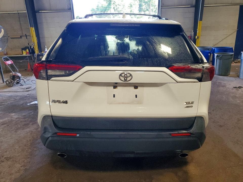 2023 TOYOTA RAV4 XLE 6