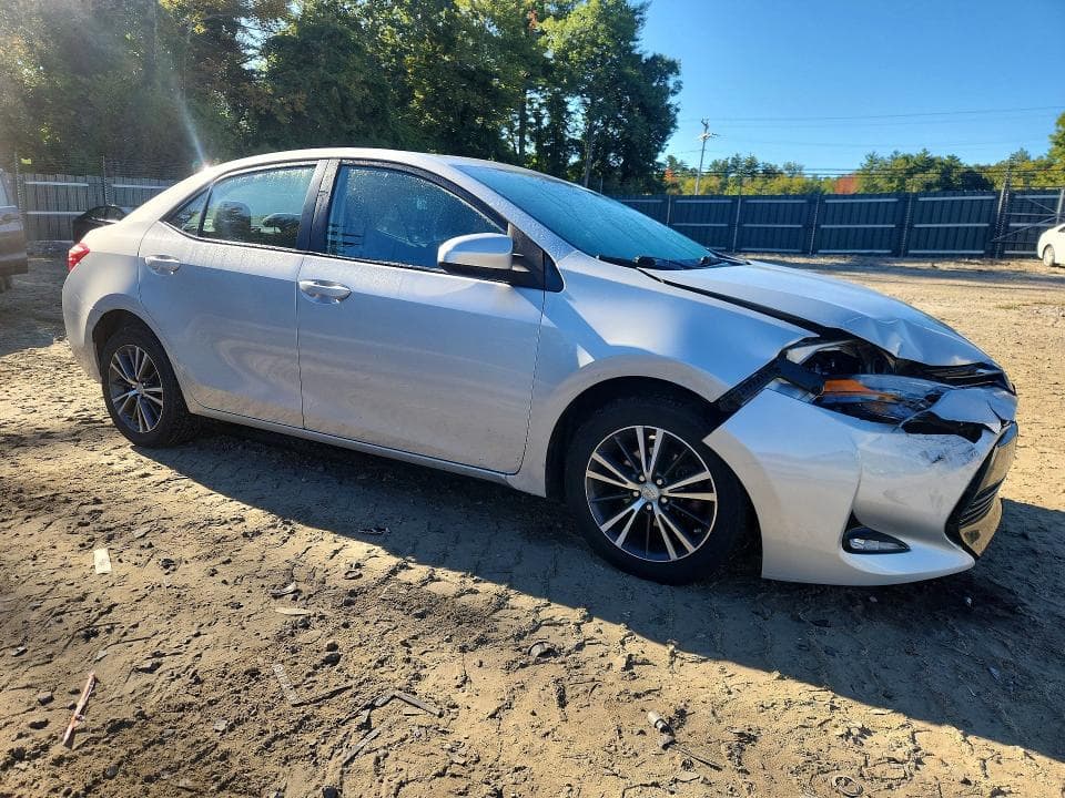 2017 TOYOTA COROLLA LE 4