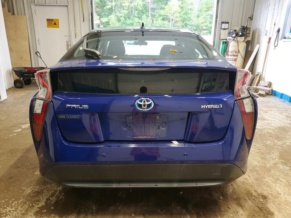 2018 TOYOTA PRIUS THREE 6