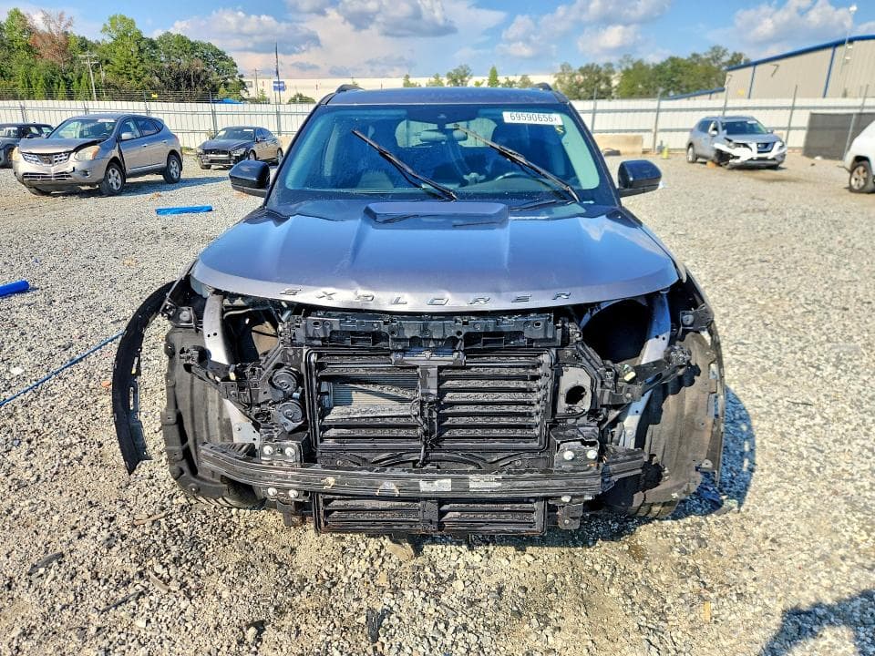 2022 FORD EXPLORER XLT 5