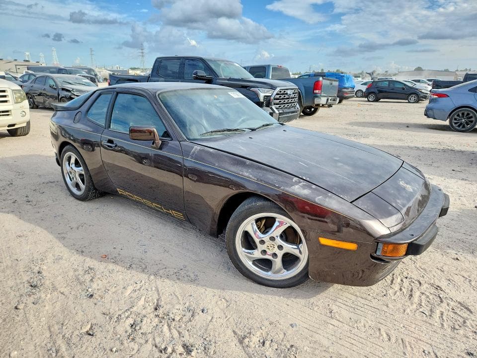 1985 PORSCHE 944 4