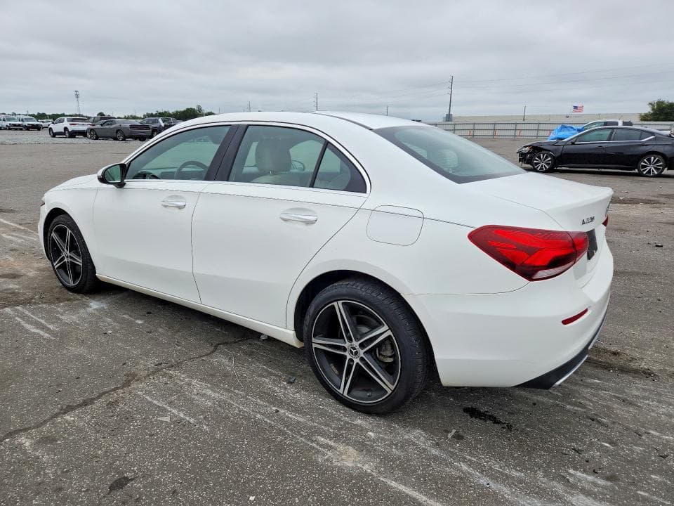 2019 MERCEDES-BENZ A 220 2