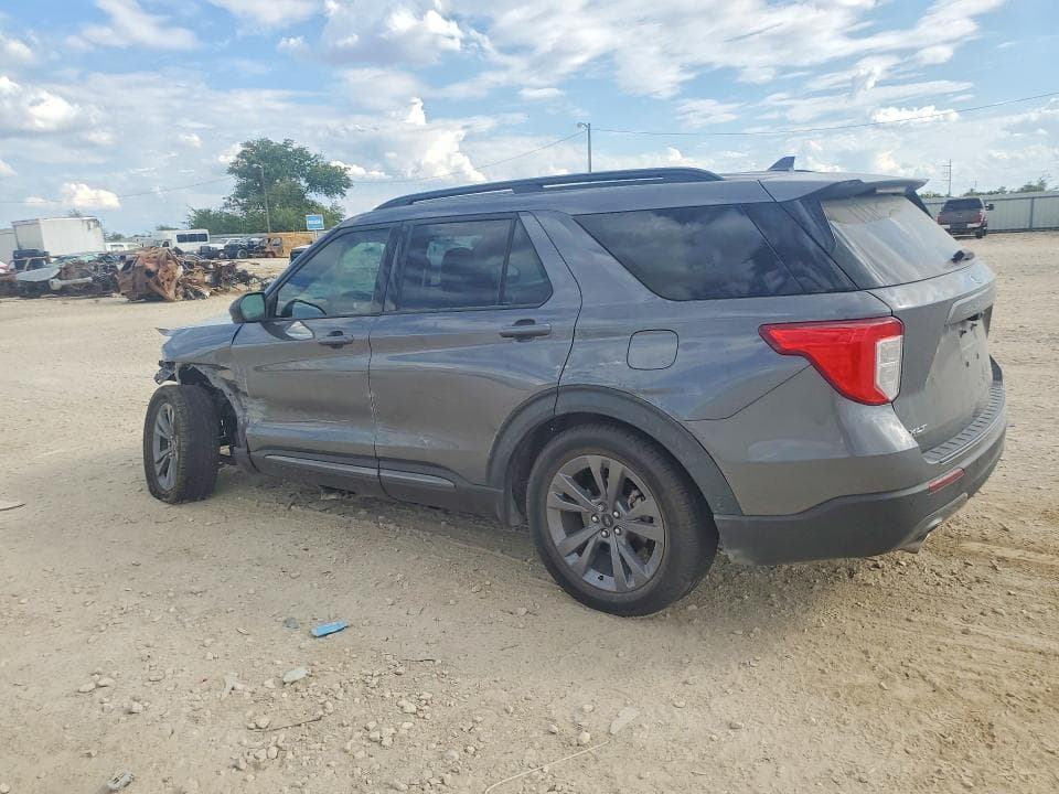 2022 FORD EXPLORER XLT 2