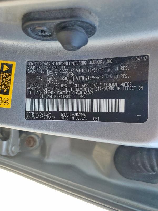 2017 TOYOTA HIGHLANDER SE 13