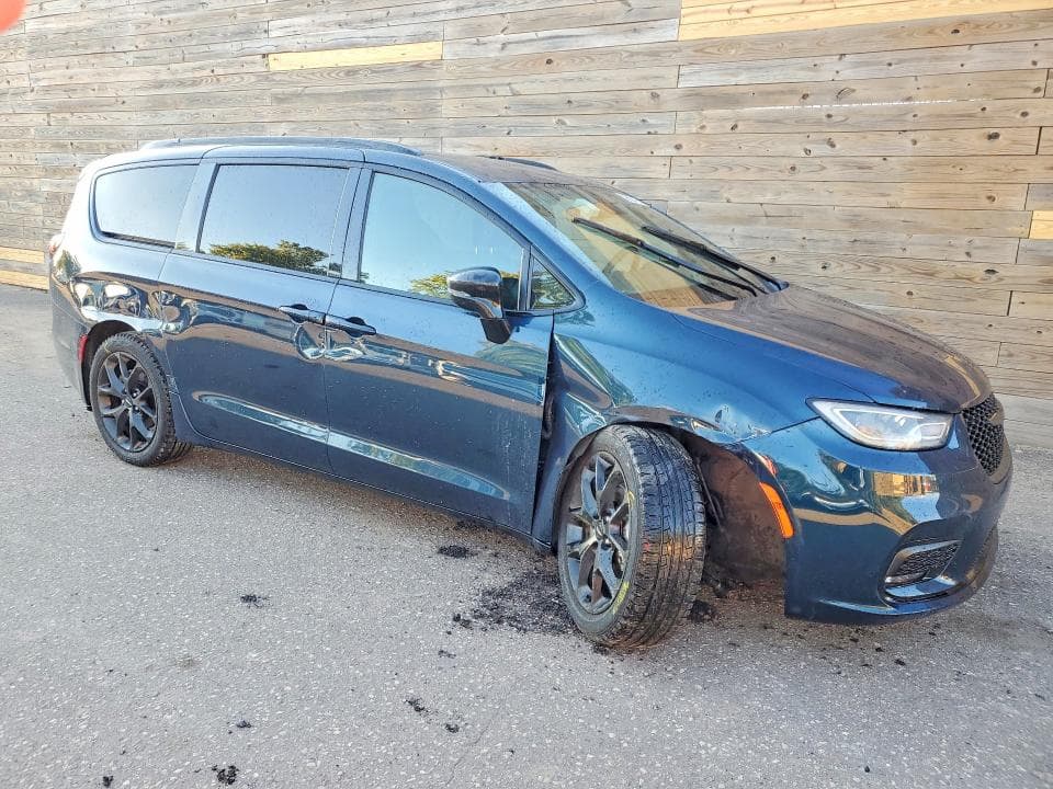 2025 CHRYSLER PACIFICA LIMITED 4