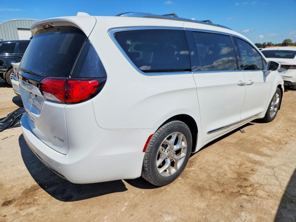 2018 CHRYSLER PACIFICA LIMITED 3