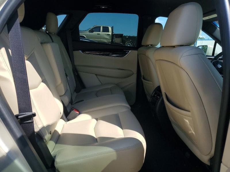 2017 CADILLAC XT5 11