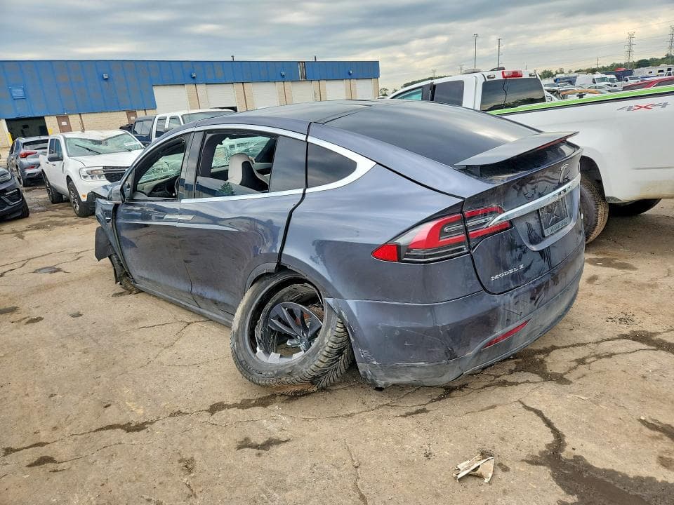 2018 TESLA MODEL X 2